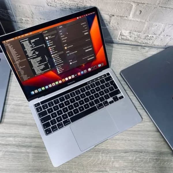 MacBook Pro 2022 (13 pouces, M2) - photo 1